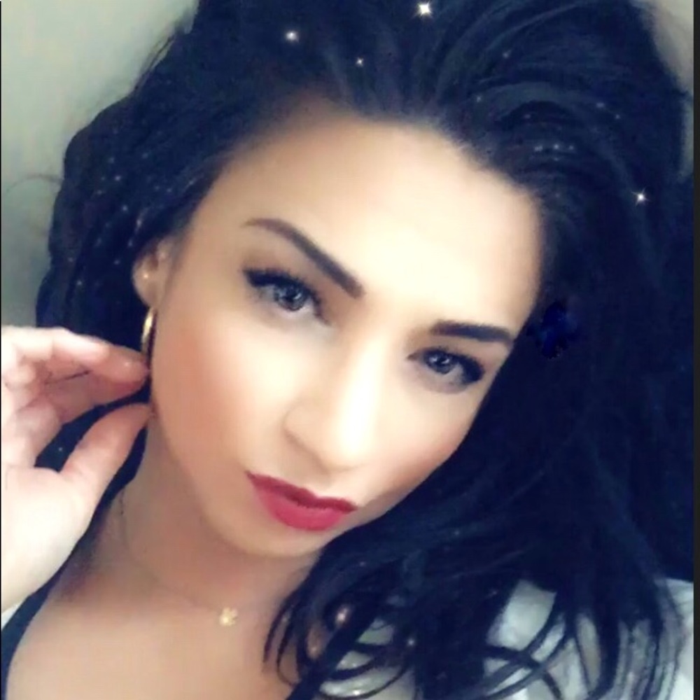 Meet your Posher, Vanessa